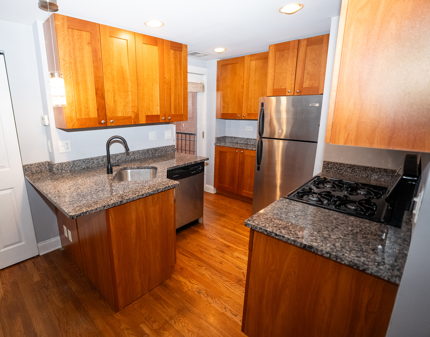 4420 N Ashland Avenue 2w Property Photo 5