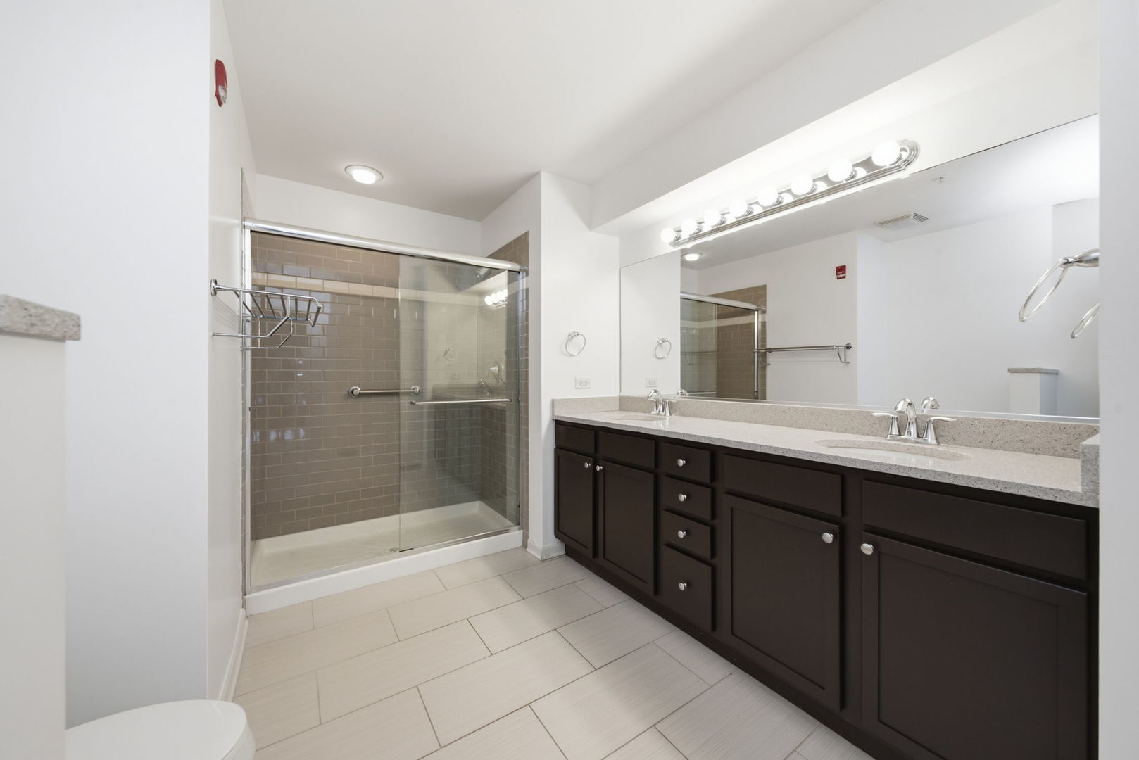 125 Lakeview Drive 207 Property Photo 10