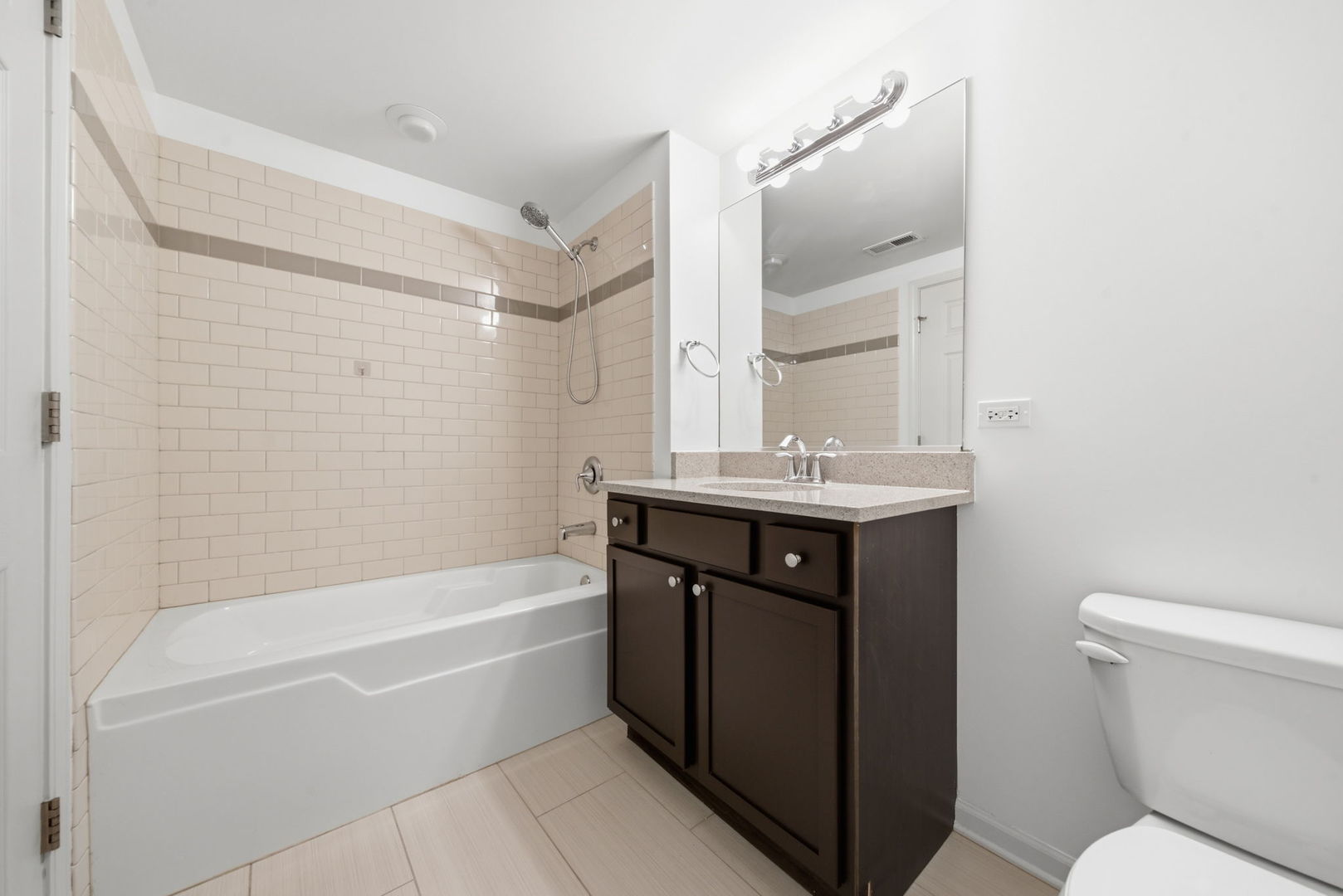 125 Lakeview Drive 207 Property Photo 14