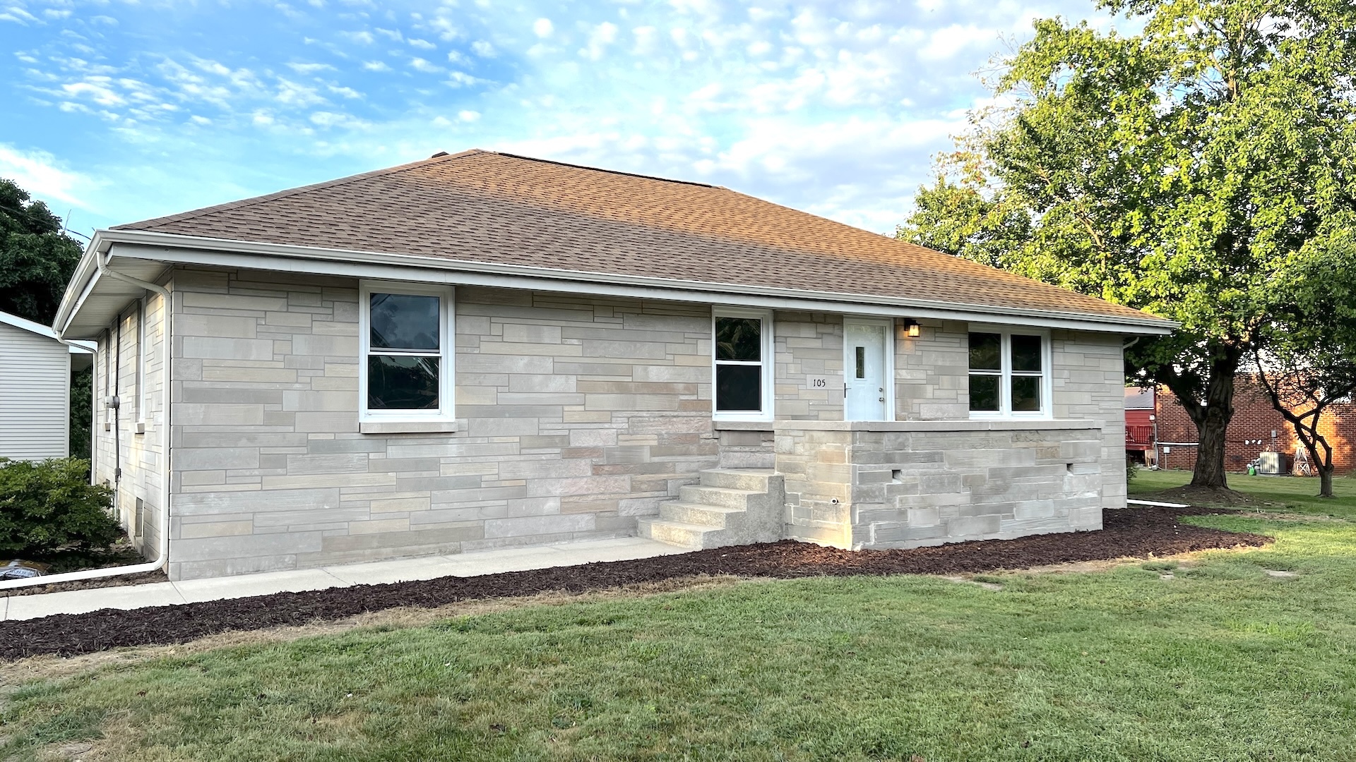 105 W Jackson Street Property Photo 2