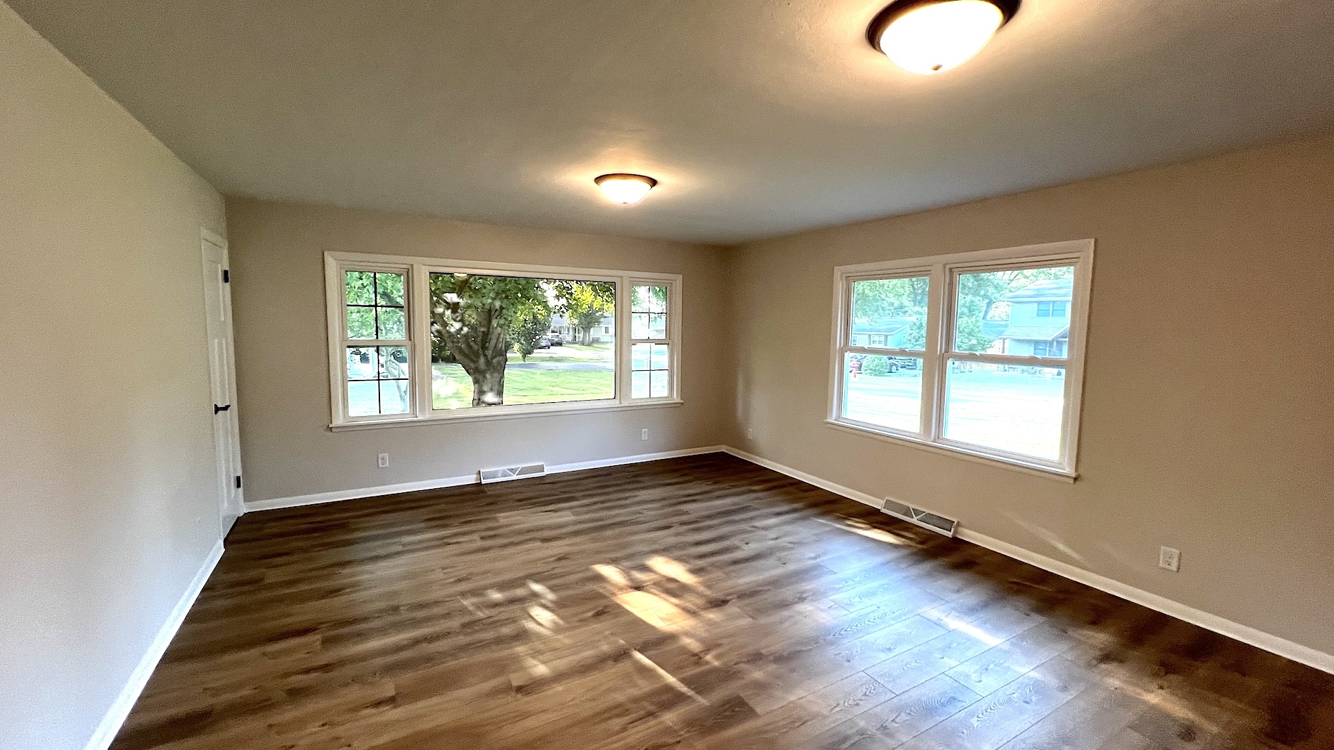 105 W Jackson Street Property Photo 5