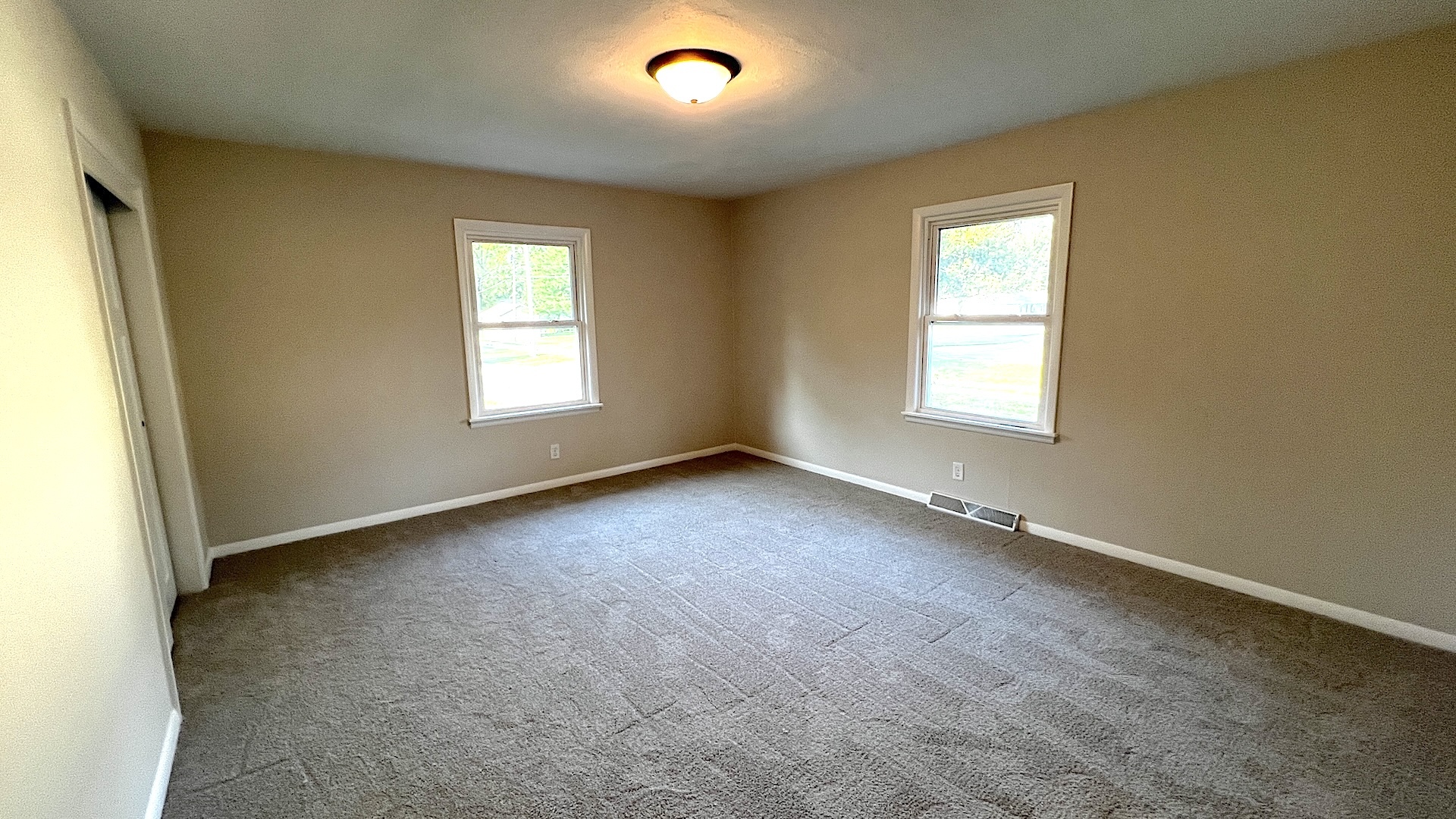 105 W Jackson Street Property Photo 12