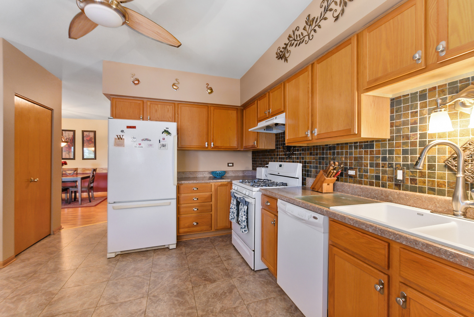 5275 W Mint Julip Drive 302 Property Photo 11