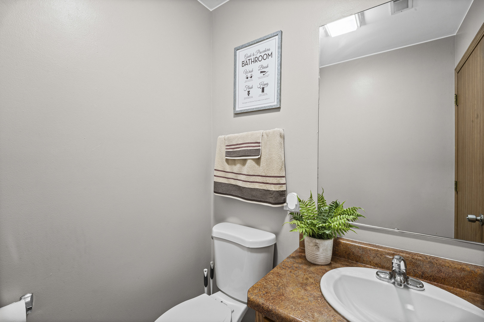 237 N Walnut Street L Property Photo 8