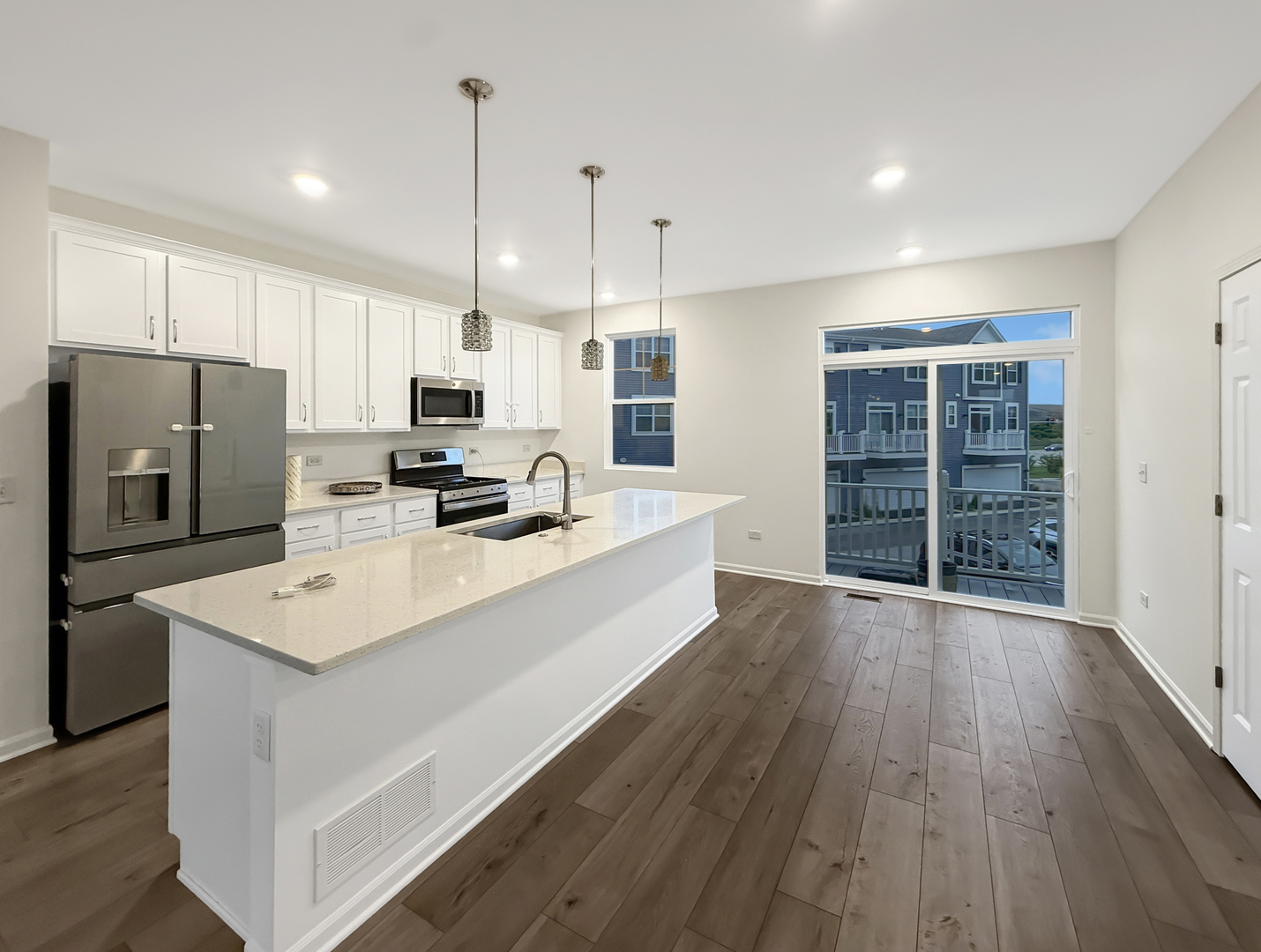 1582 Albany Street Property Photo 7