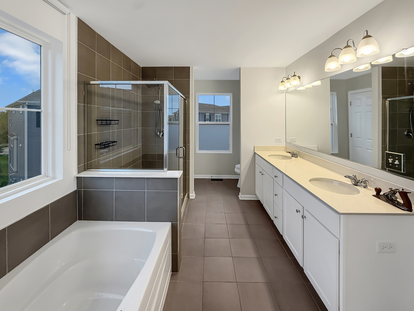 1582 Albany Street Property Photo 12