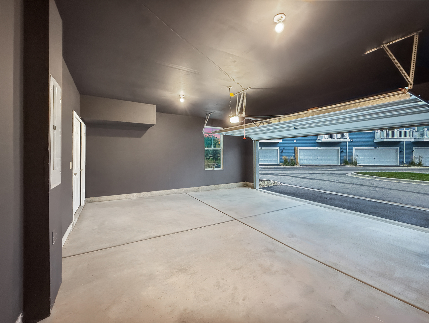1582 Albany Street Property Photo 27