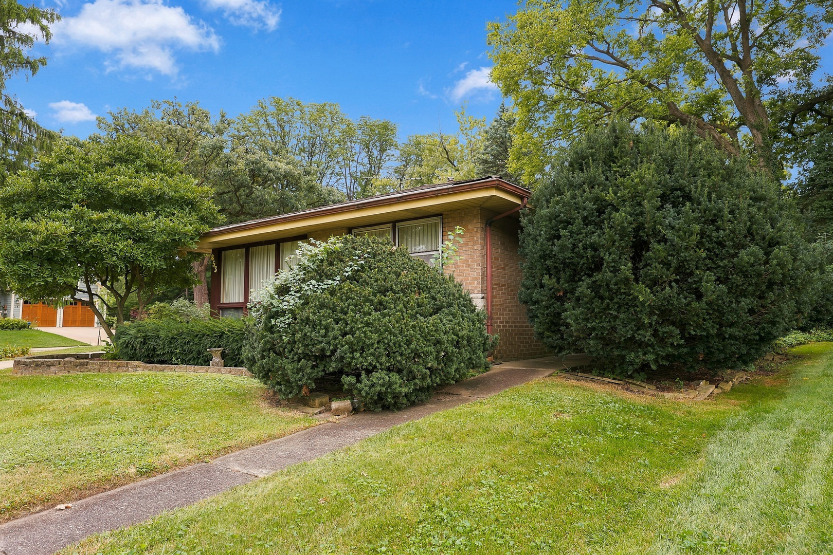 853 Edgewater Drive Property Photo 6