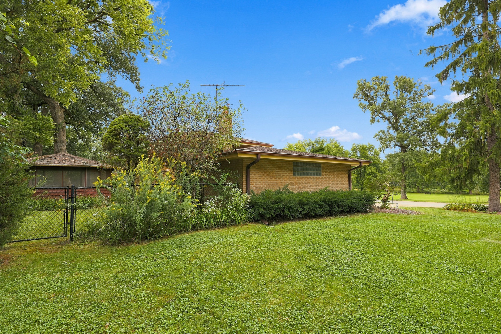 853 Edgewater Drive Property Photo 40