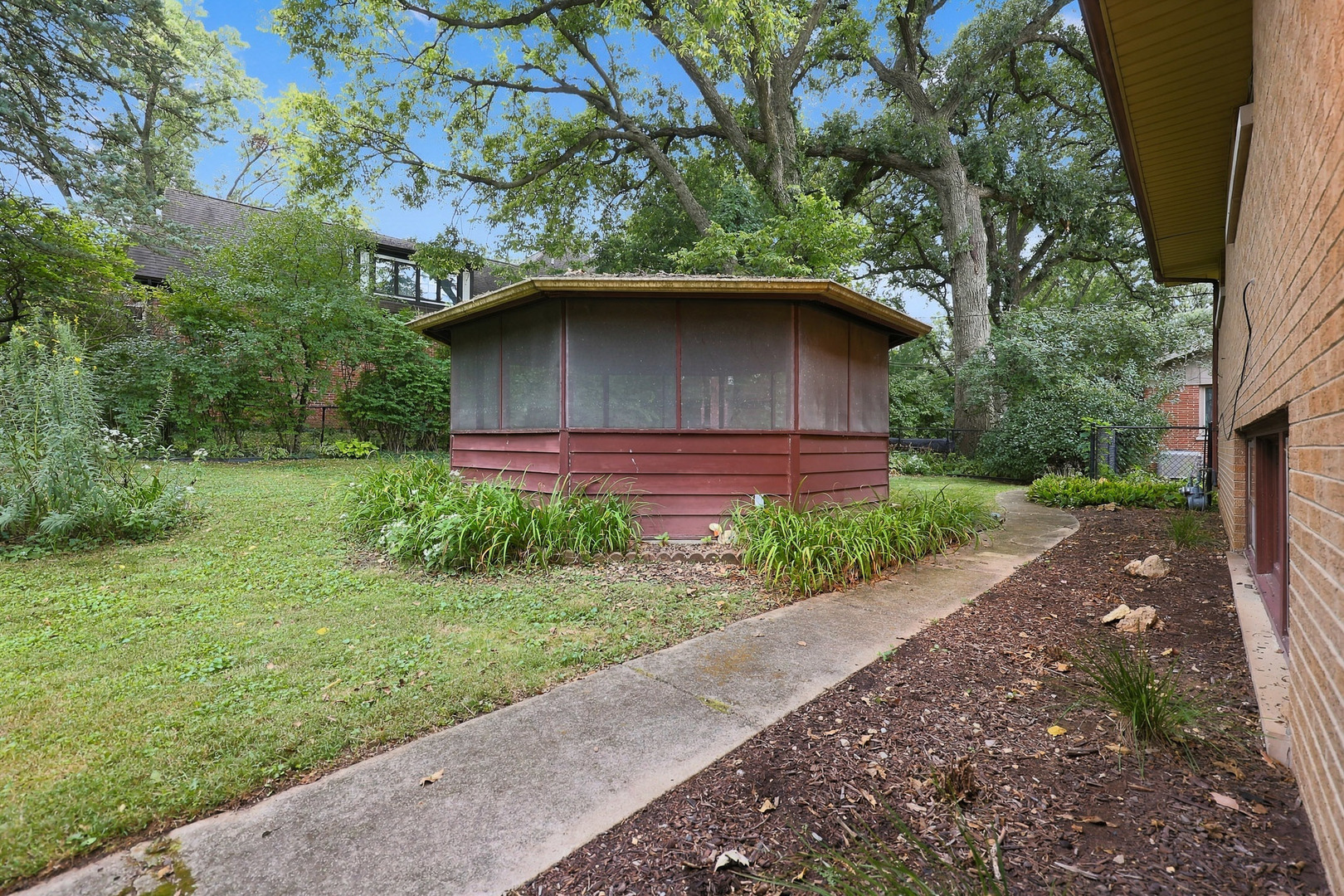 853 Edgewater Drive Property Photo 41