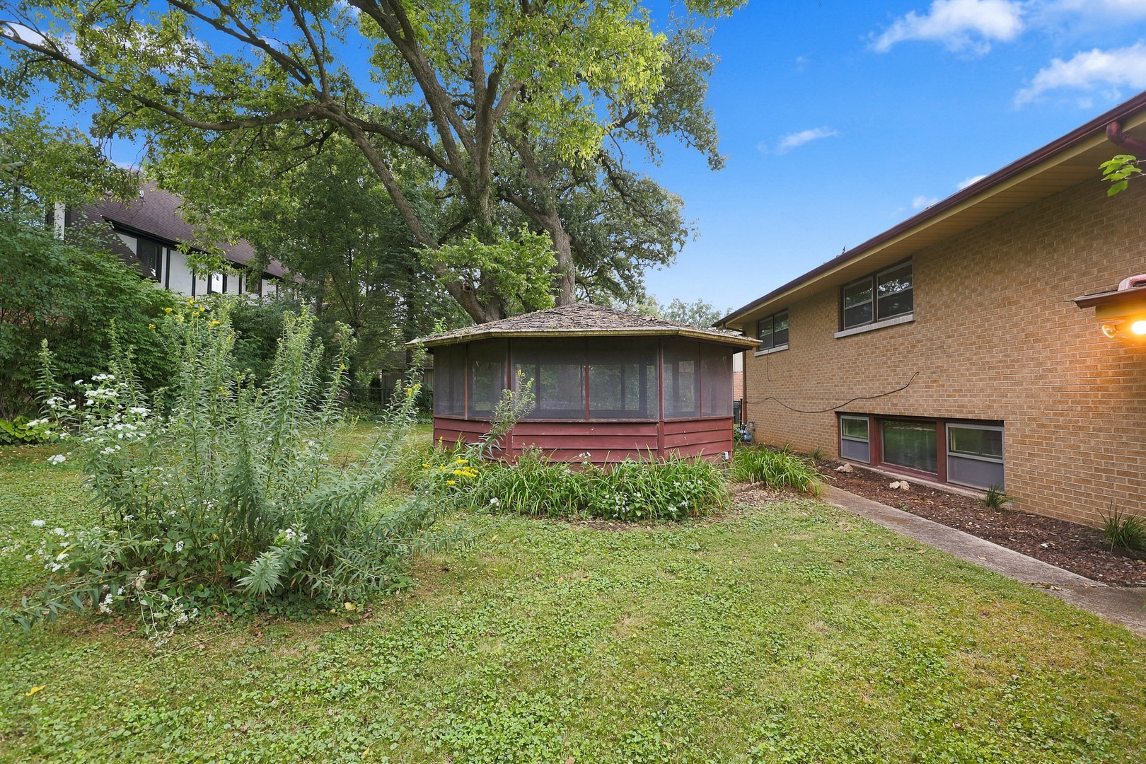 853 Edgewater Drive Property Photo 42