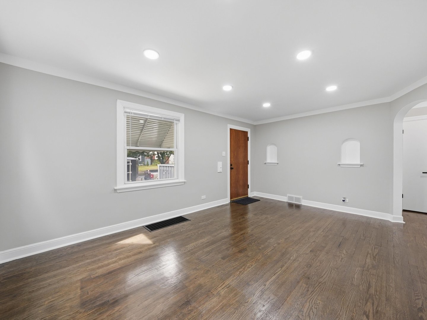 11025 S Avenue O Property Photo 2