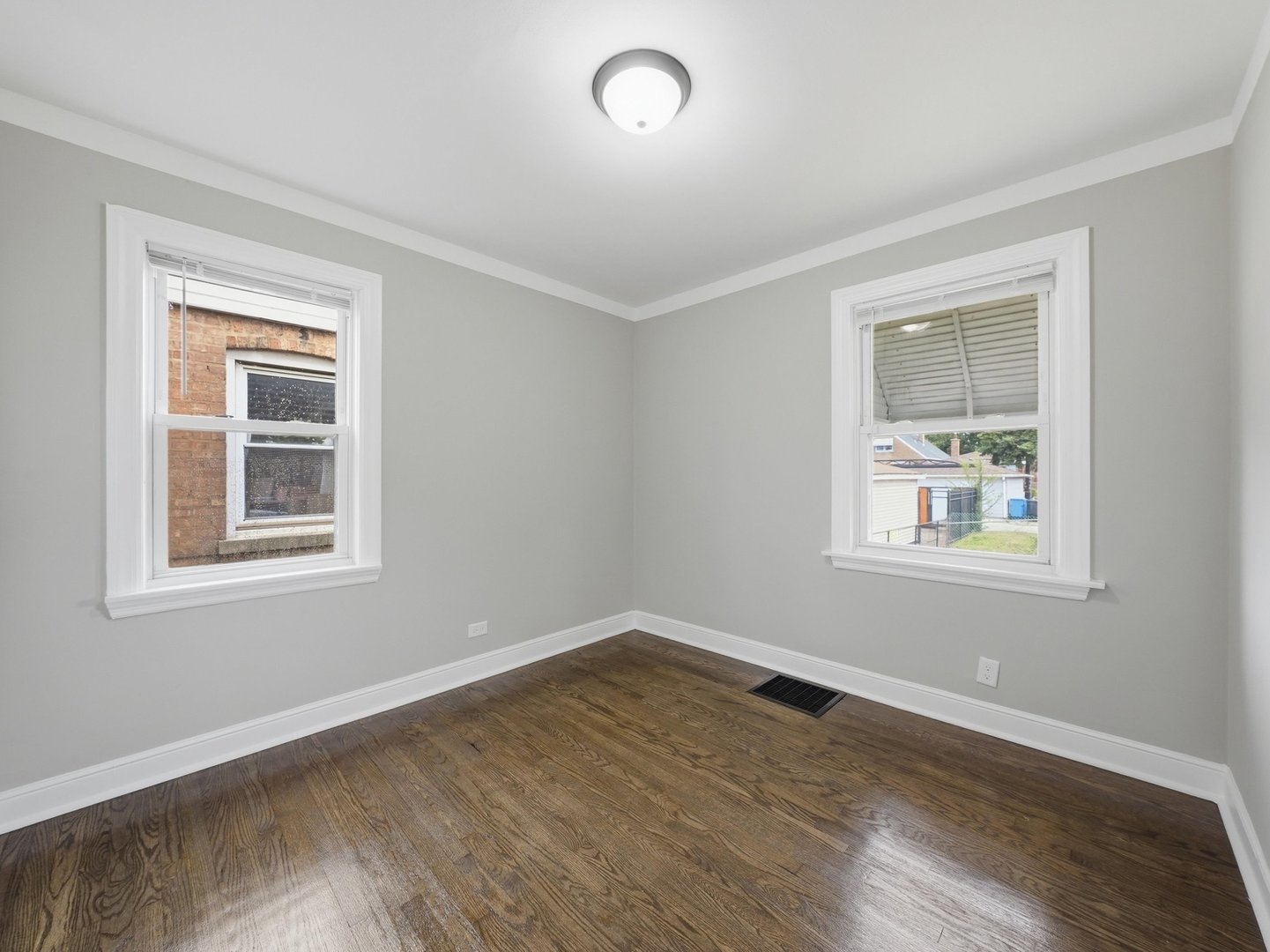 11025 S Avenue O Property Photo 11