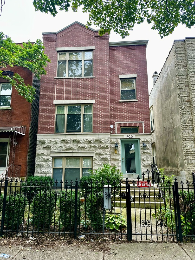 920 S CLAREMONT Avenue 1 Property Photo 1