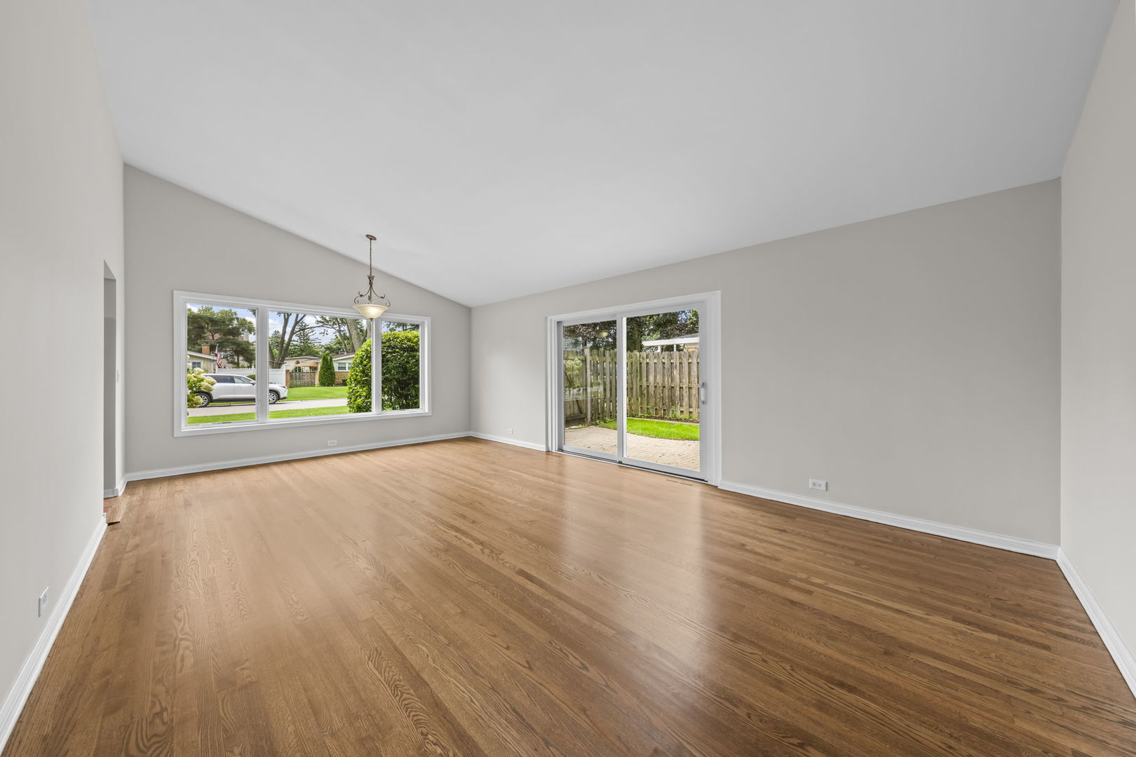 2612 Fontana Drive Property Photo 2