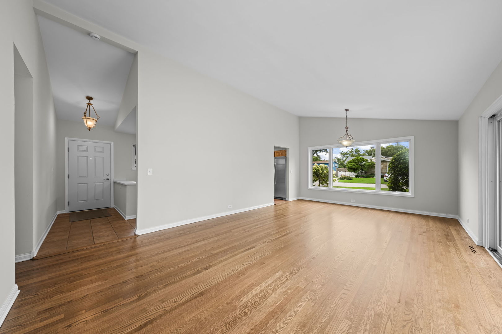 2612 Fontana Drive Property Photo 4