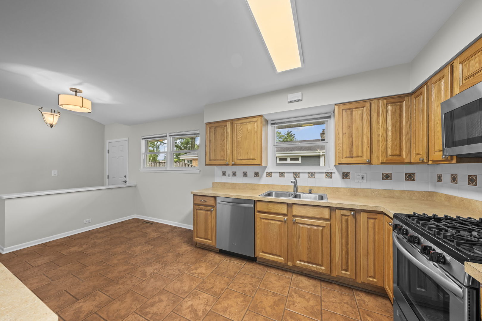 2612 Fontana Drive Property Photo 6