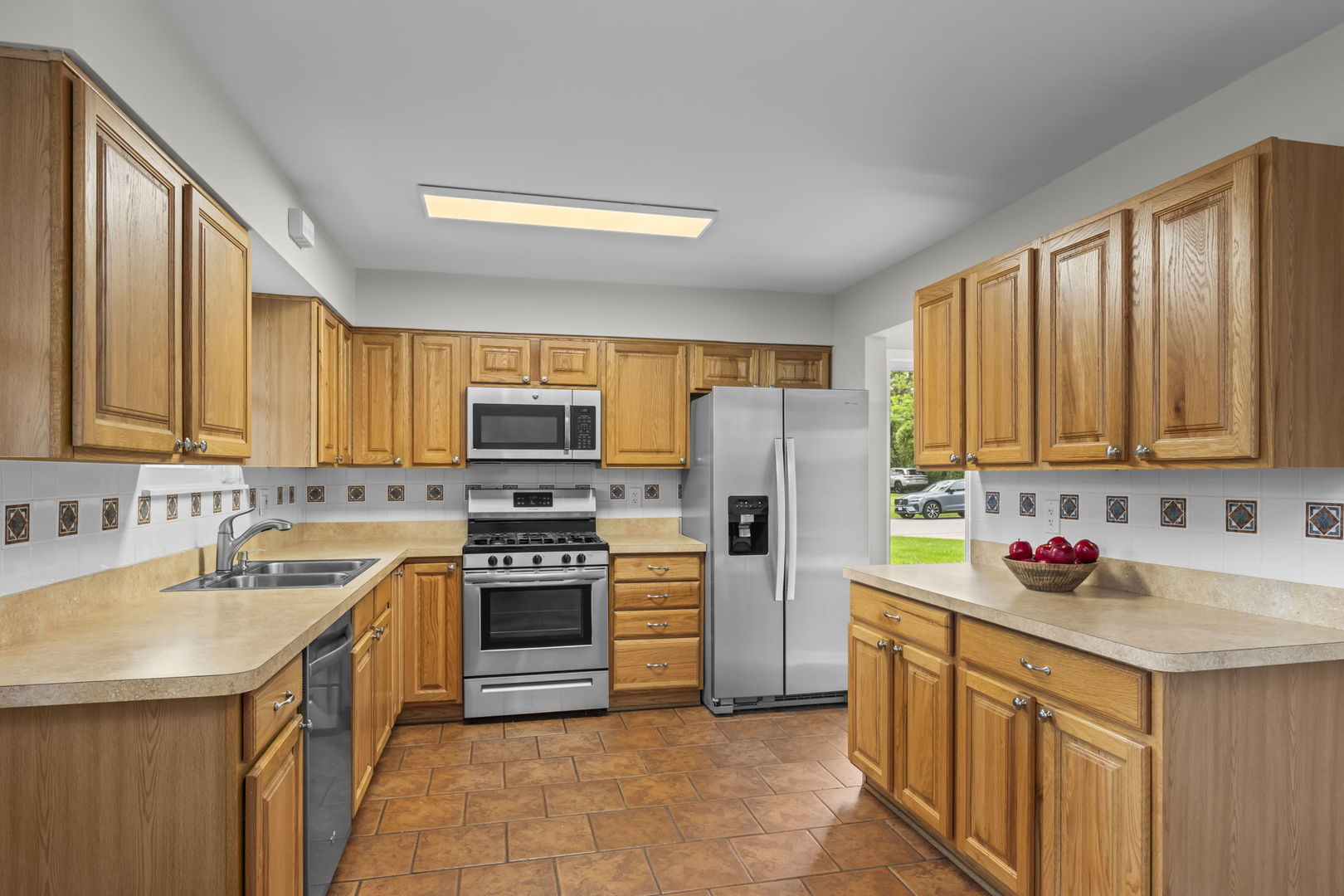 2612 Fontana Drive Property Photo 8