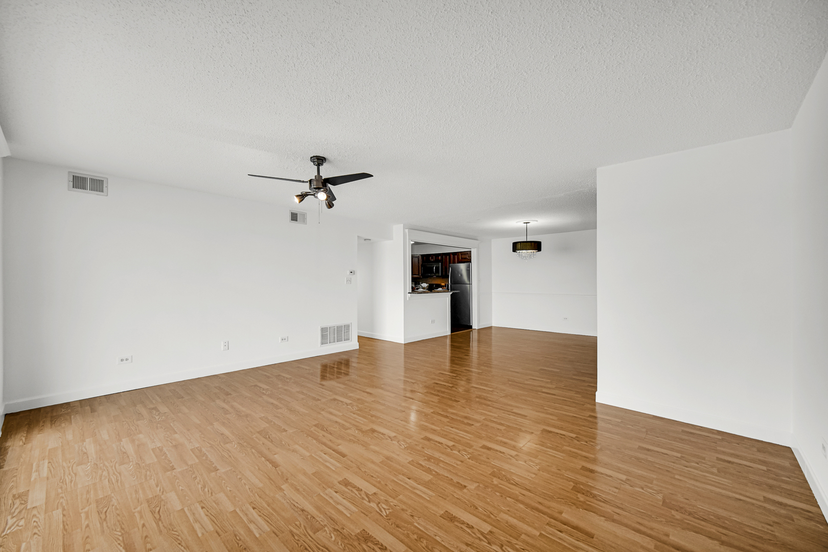 7347 W 79th Place 3c Property Photo 4