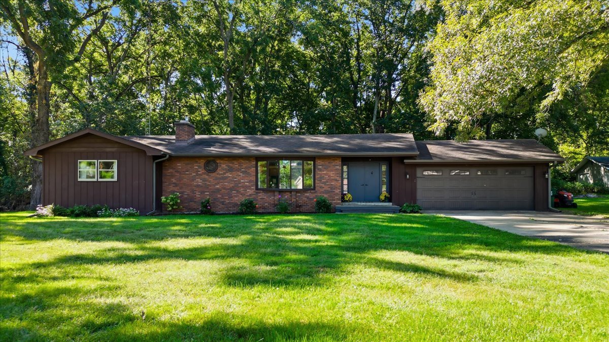 1113 River Oaks Drive Property Photo 1