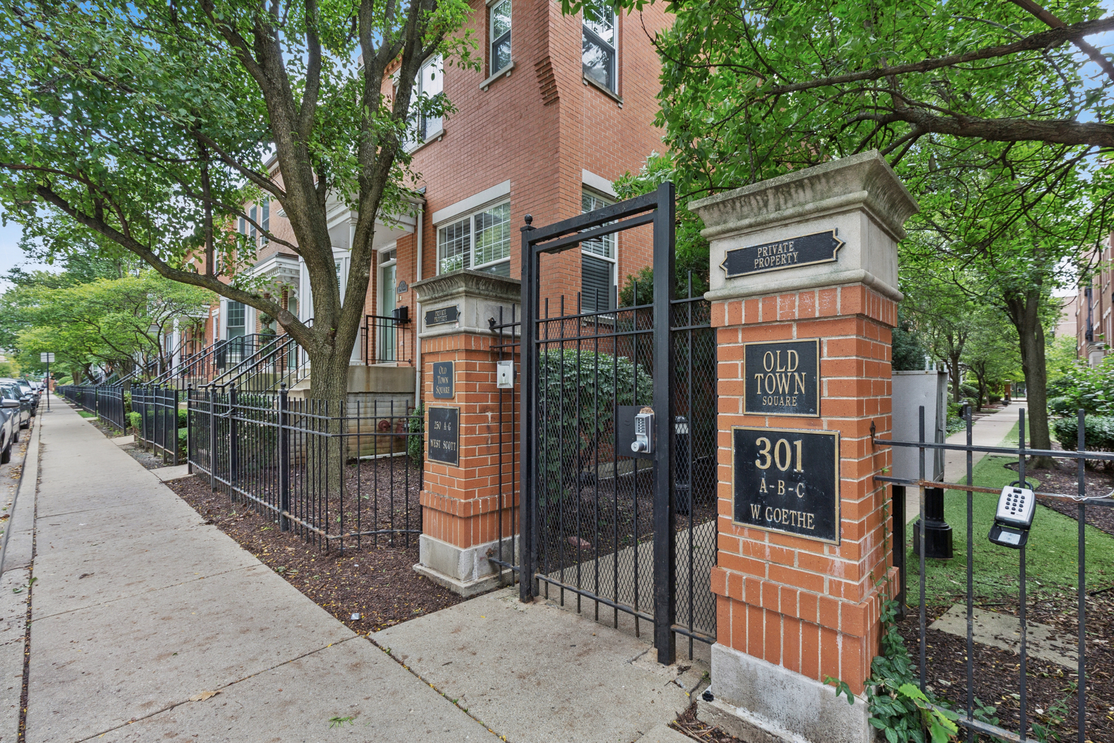 301a W Goethe Street 201 Property Photo 1