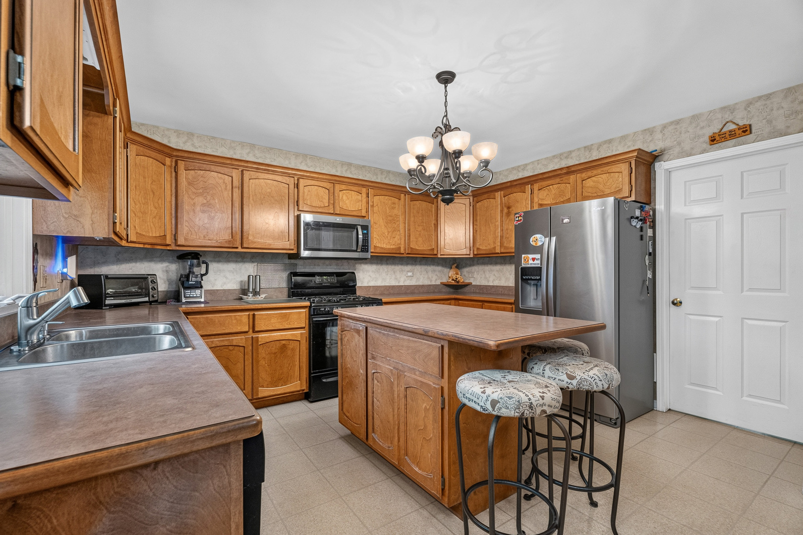 26142 W Highland Drive Property Photo 4
