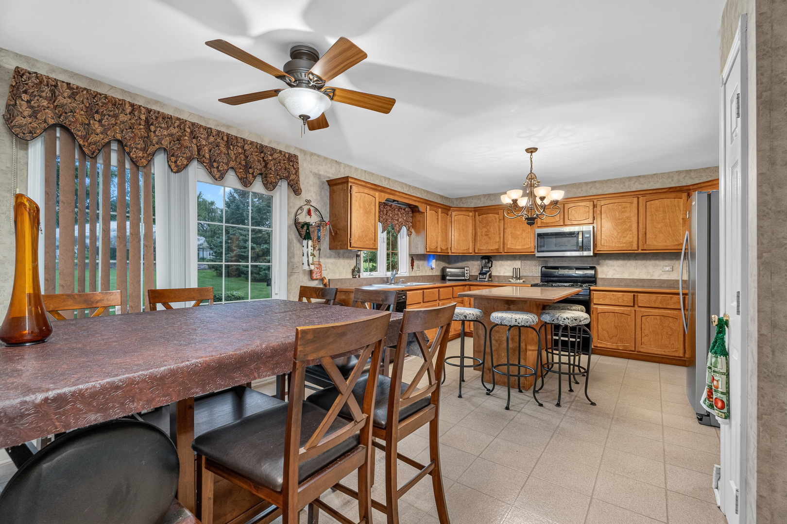 26142 W Highland Drive Property Photo 6