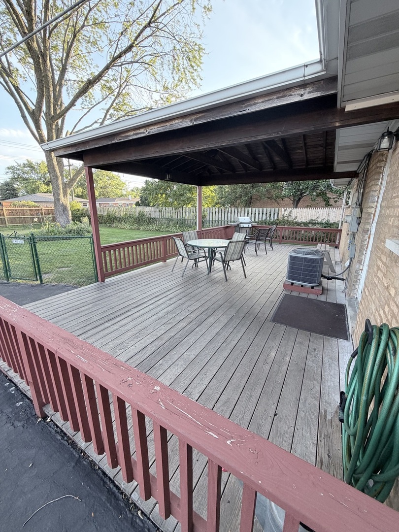 6635 W 87th Street Property Photo 3