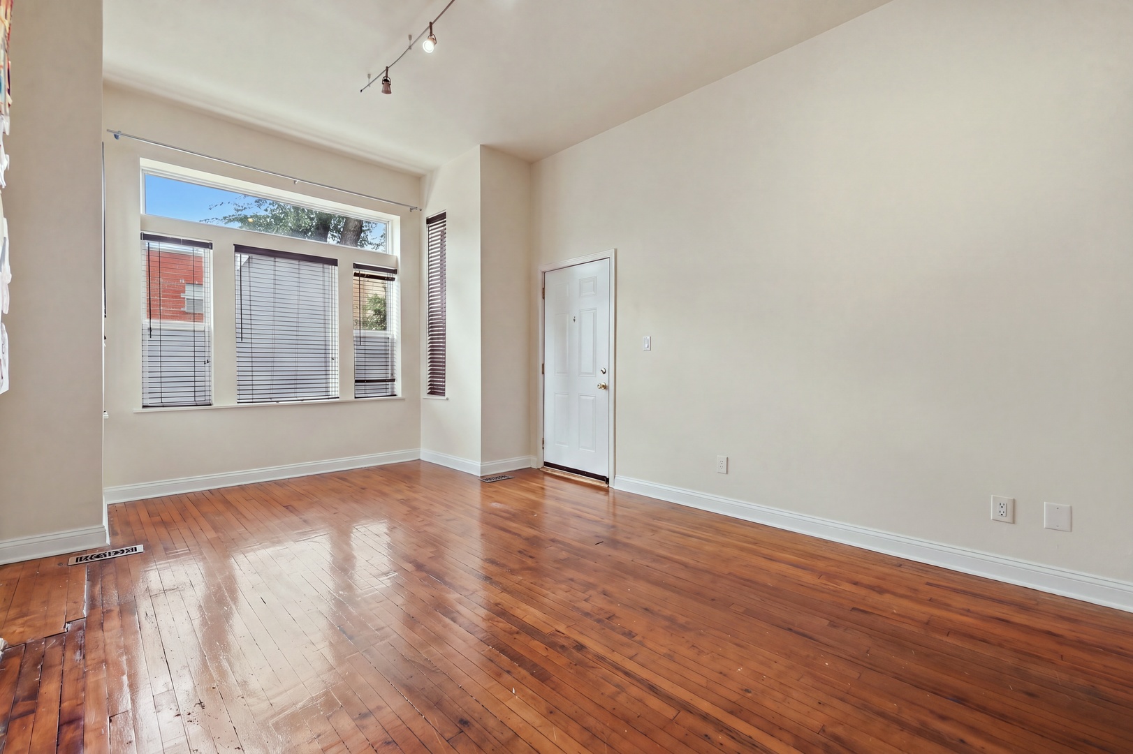 1233 S Spaulding Avenue Property Photo 6