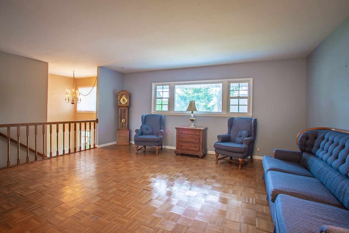 1379 Cumberland Circle Property Photo 3