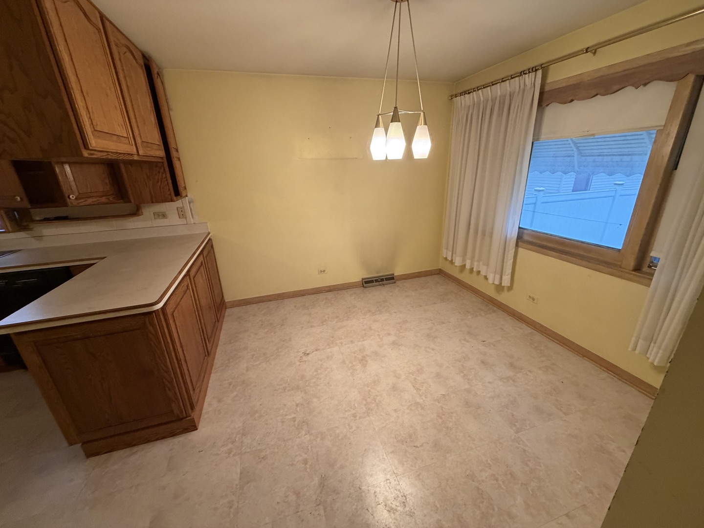 8325 S Karlov Avenue Property Photo 5