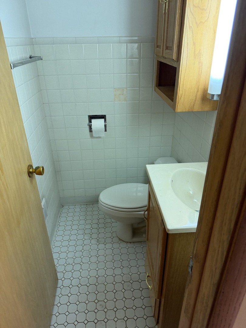 8325 S Karlov Avenue Property Photo 17