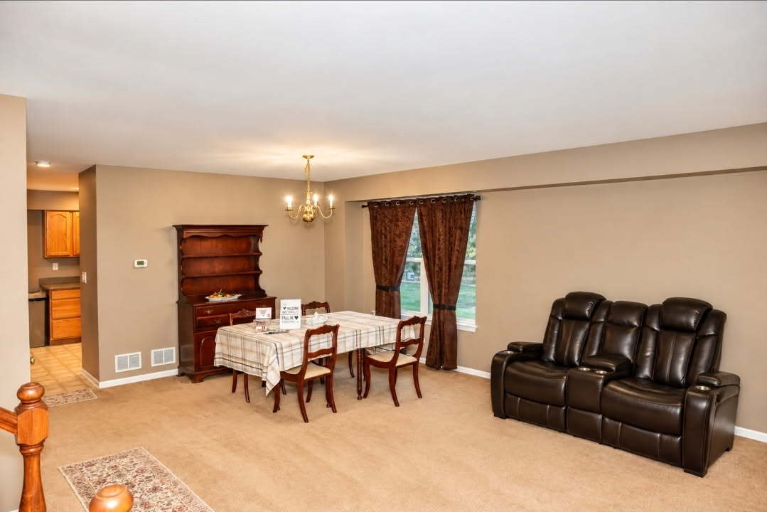 1749 Newport Lane Property Photo 2