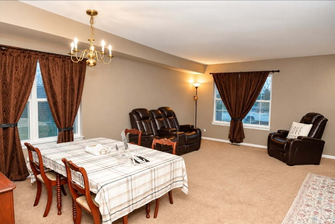 1749 Newport Lane Property Photo 4