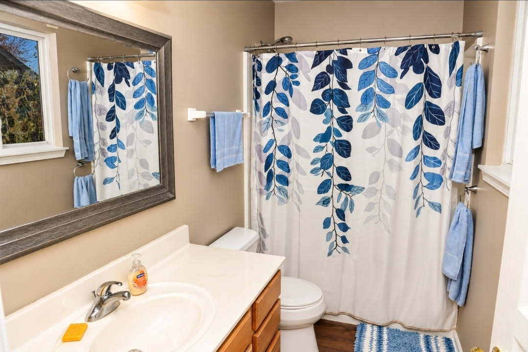 1749 Newport Lane Property Photo 10