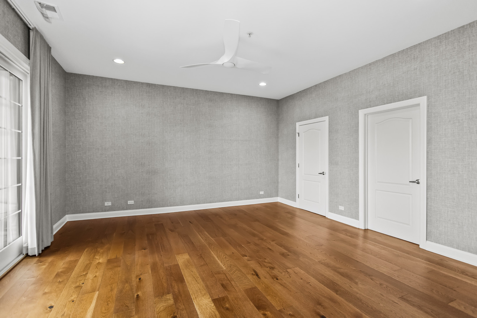 4953 Oakton Street 703 Property Photo 17