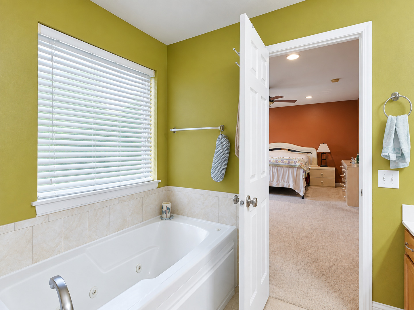 3042 Seekonk Avenue Property Photo 53