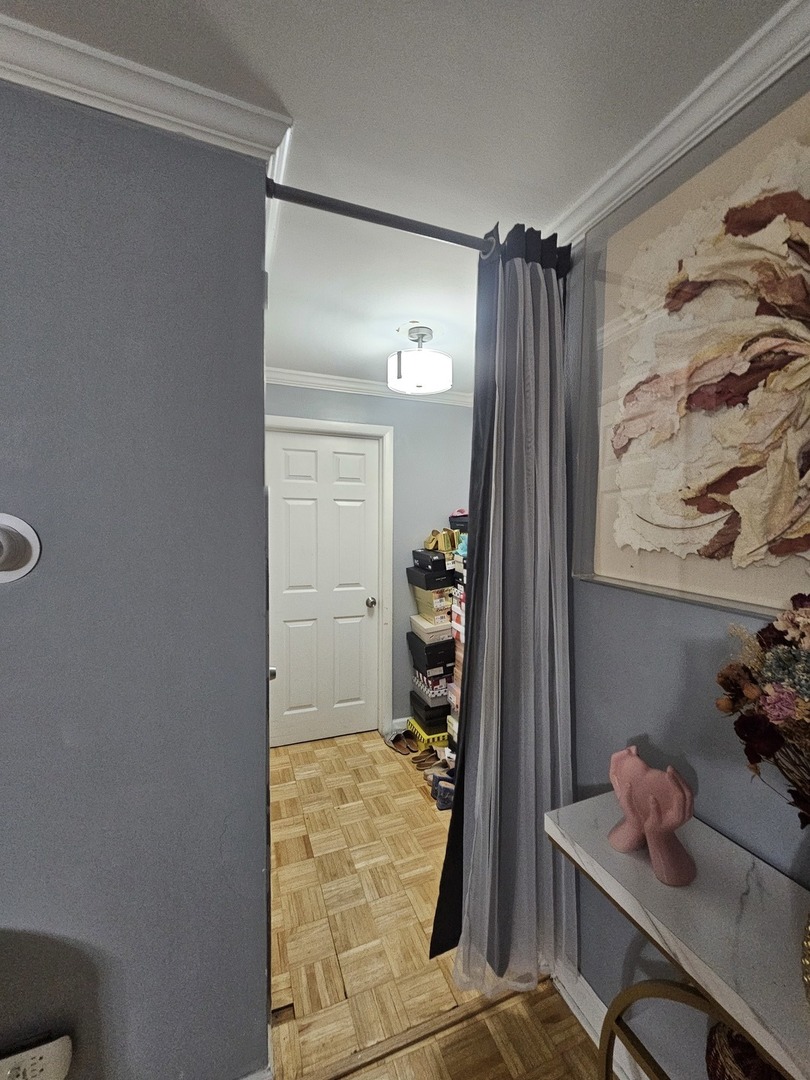 7247 N Hamilton Avenue 1a Property Photo 2