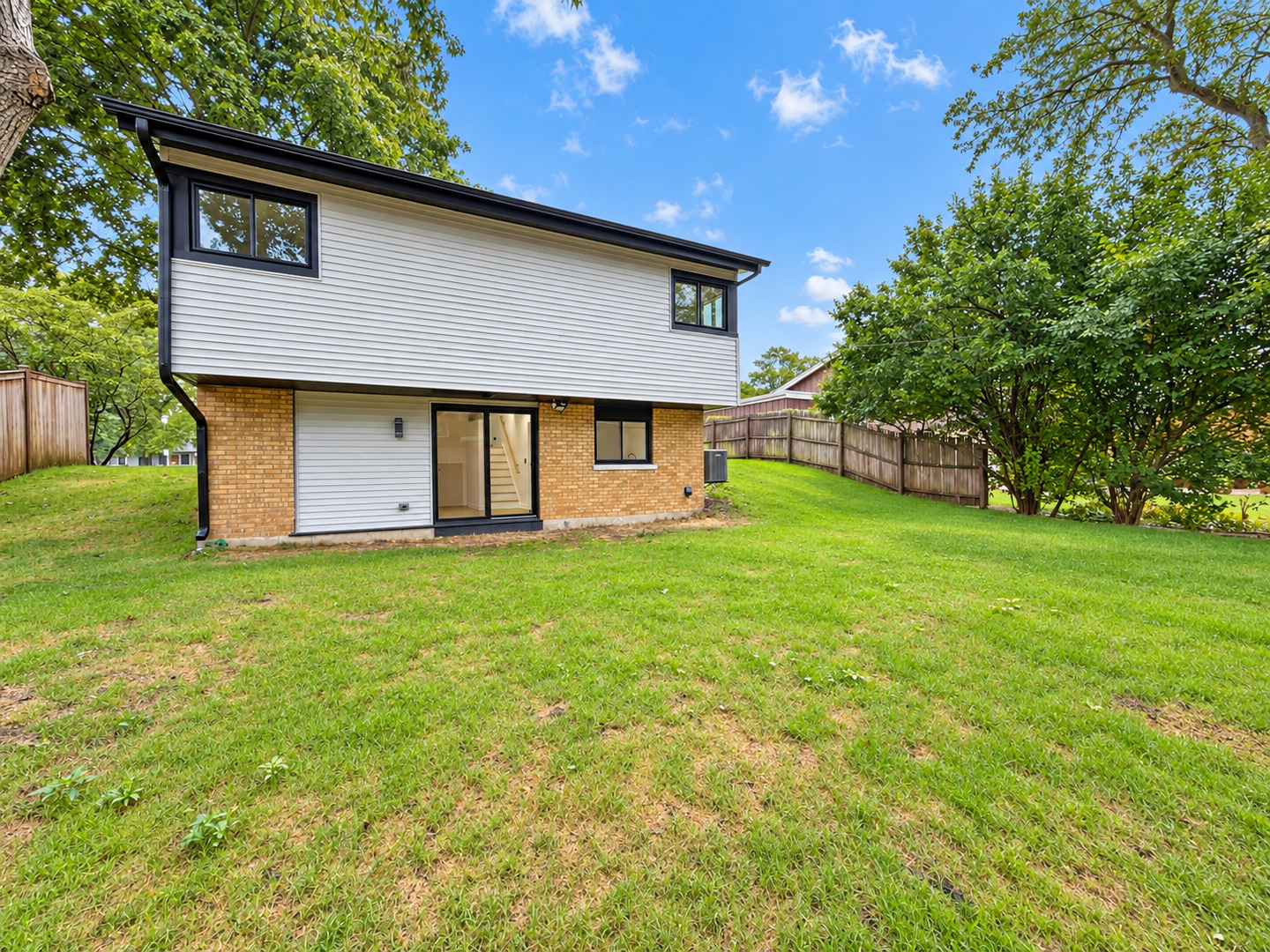 2658 Crawford Avenue Property Photo 4