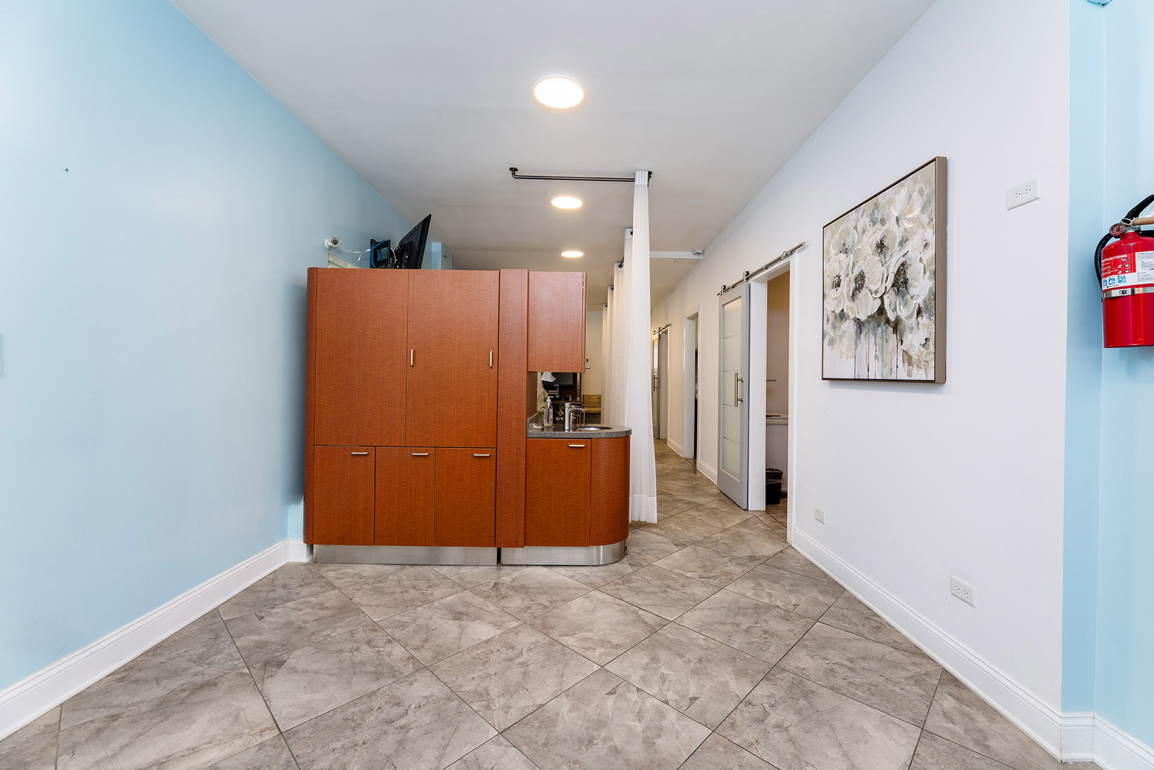 5918 W Higgins Avenue Property Photo 7