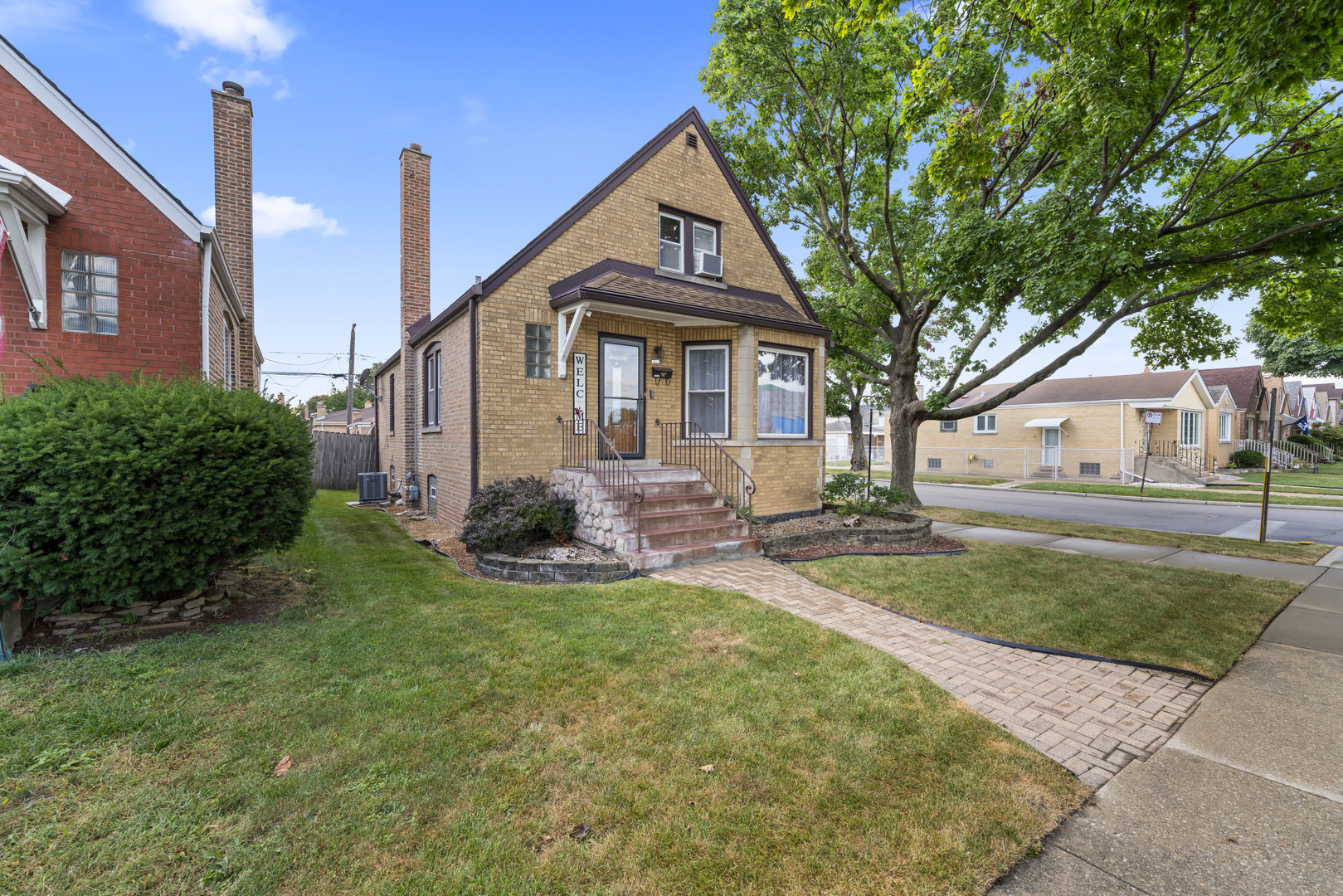 5300 S Narragansett Avenue Property Photo 3