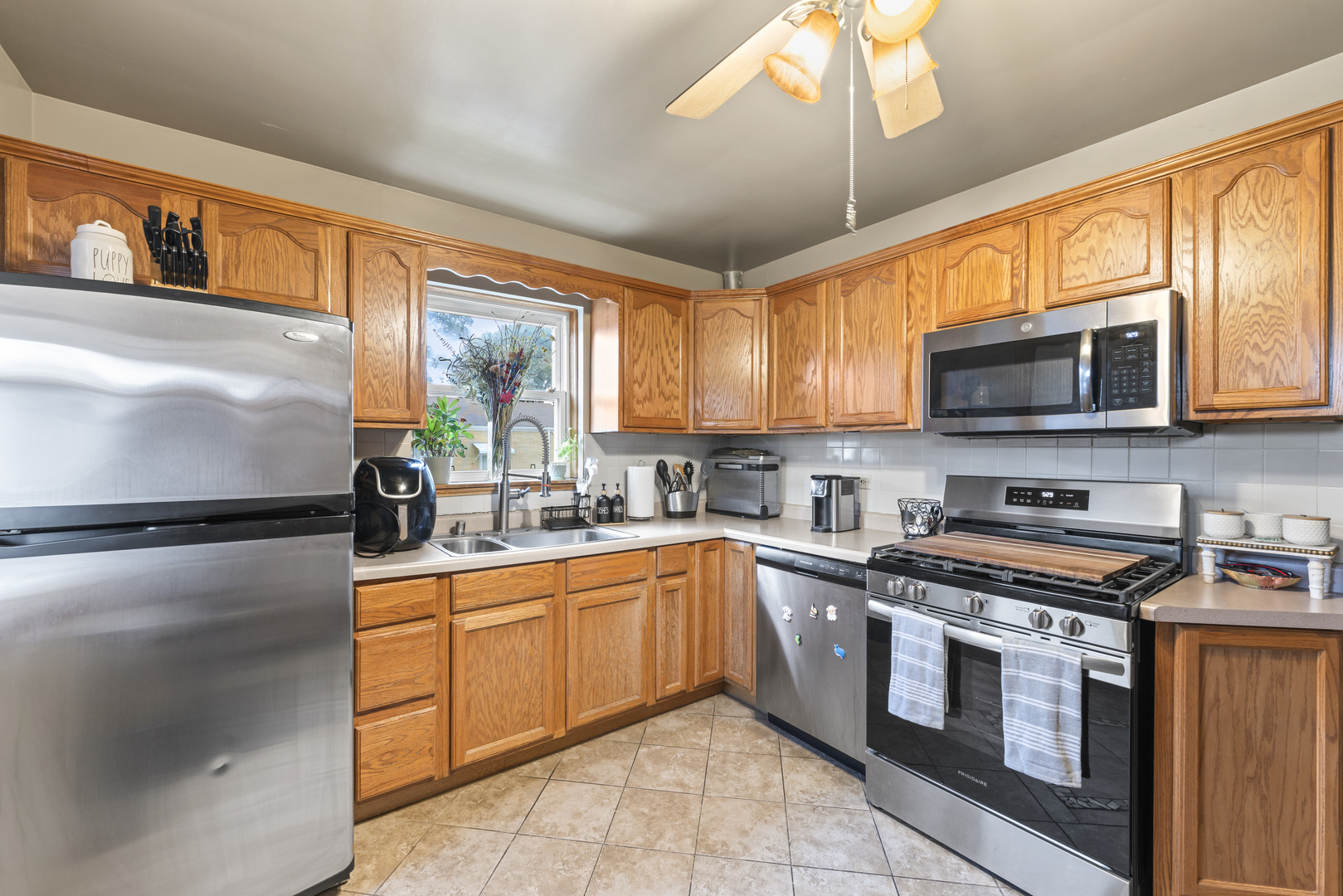 5300 S Narragansett Avenue Property Photo 10