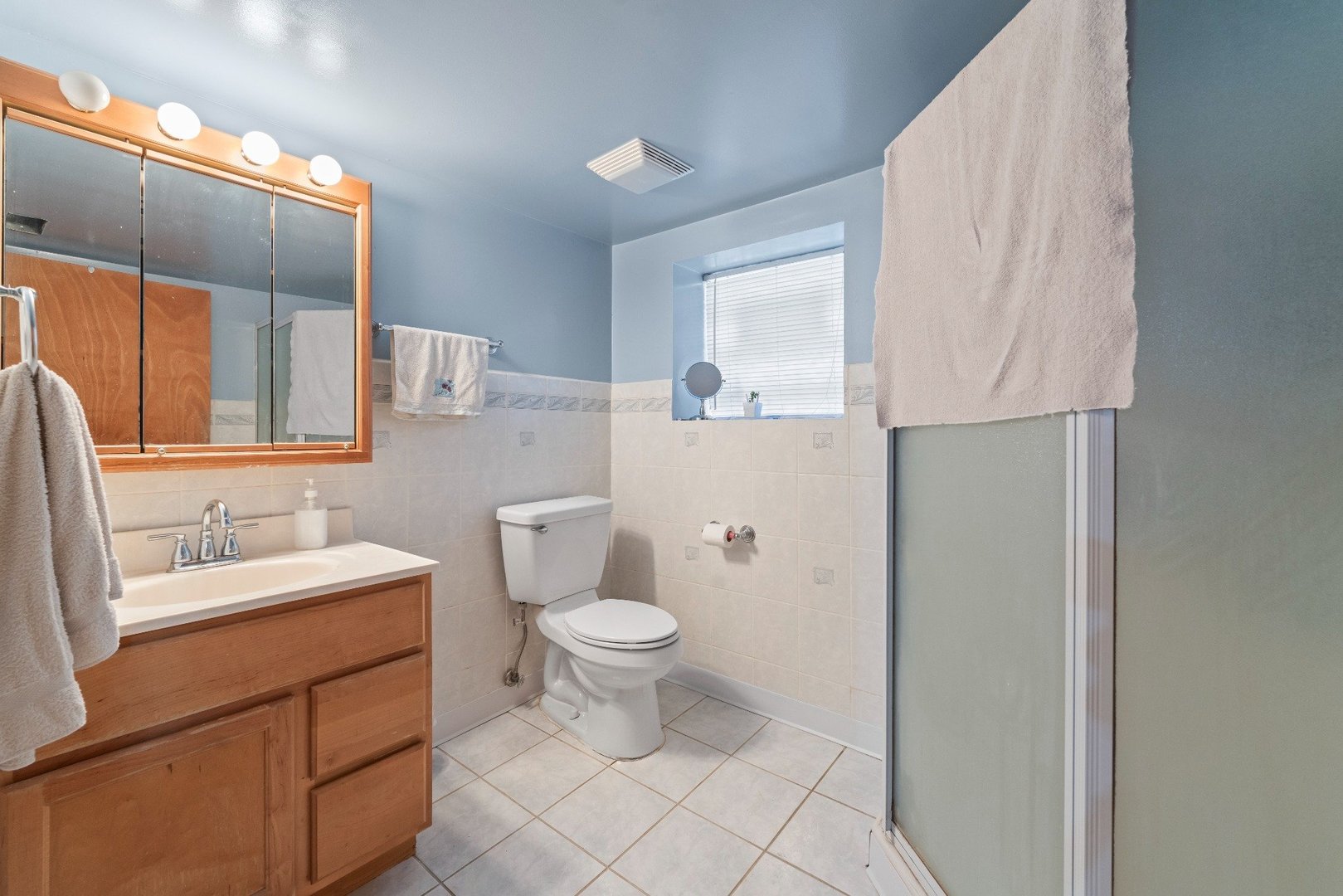 5300 S Narragansett Avenue Property Photo 24