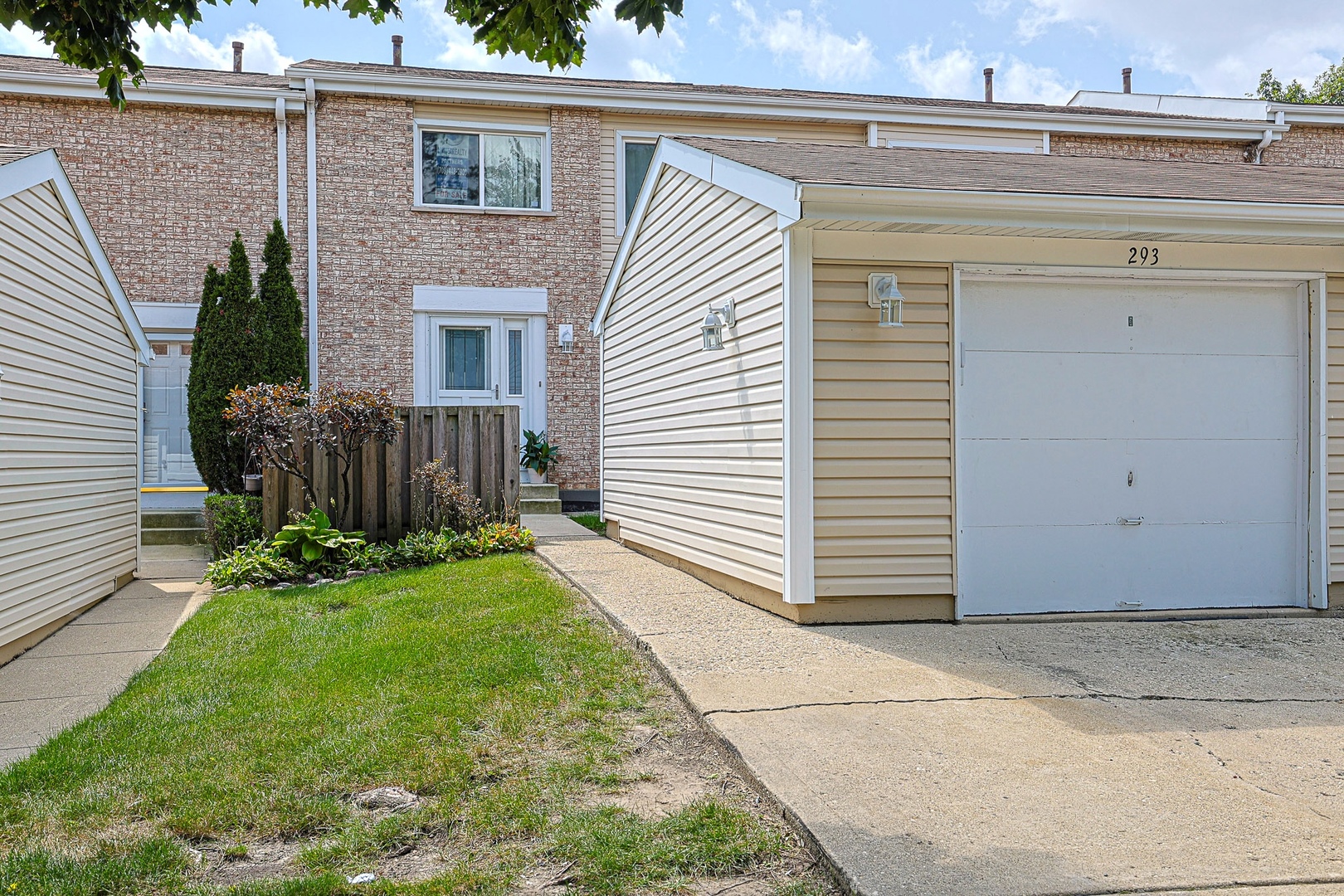 293 Barclay Drive Property Photo 2
