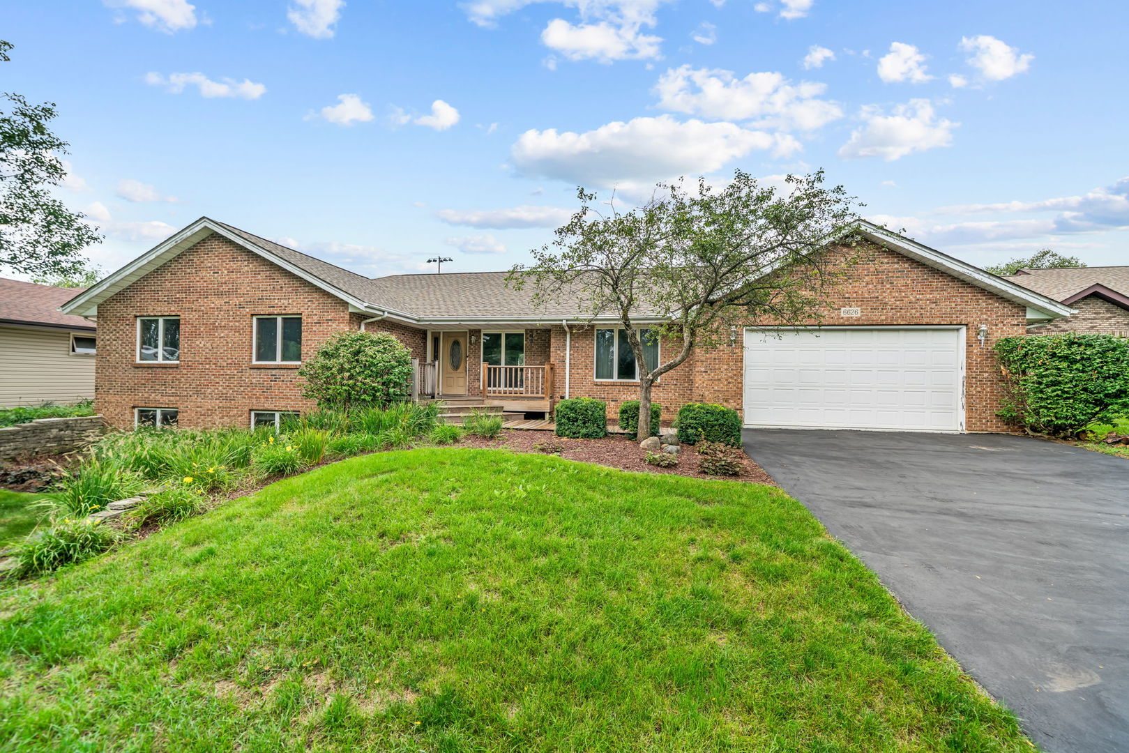 6626 Shadybrook Trail Property Photo 2