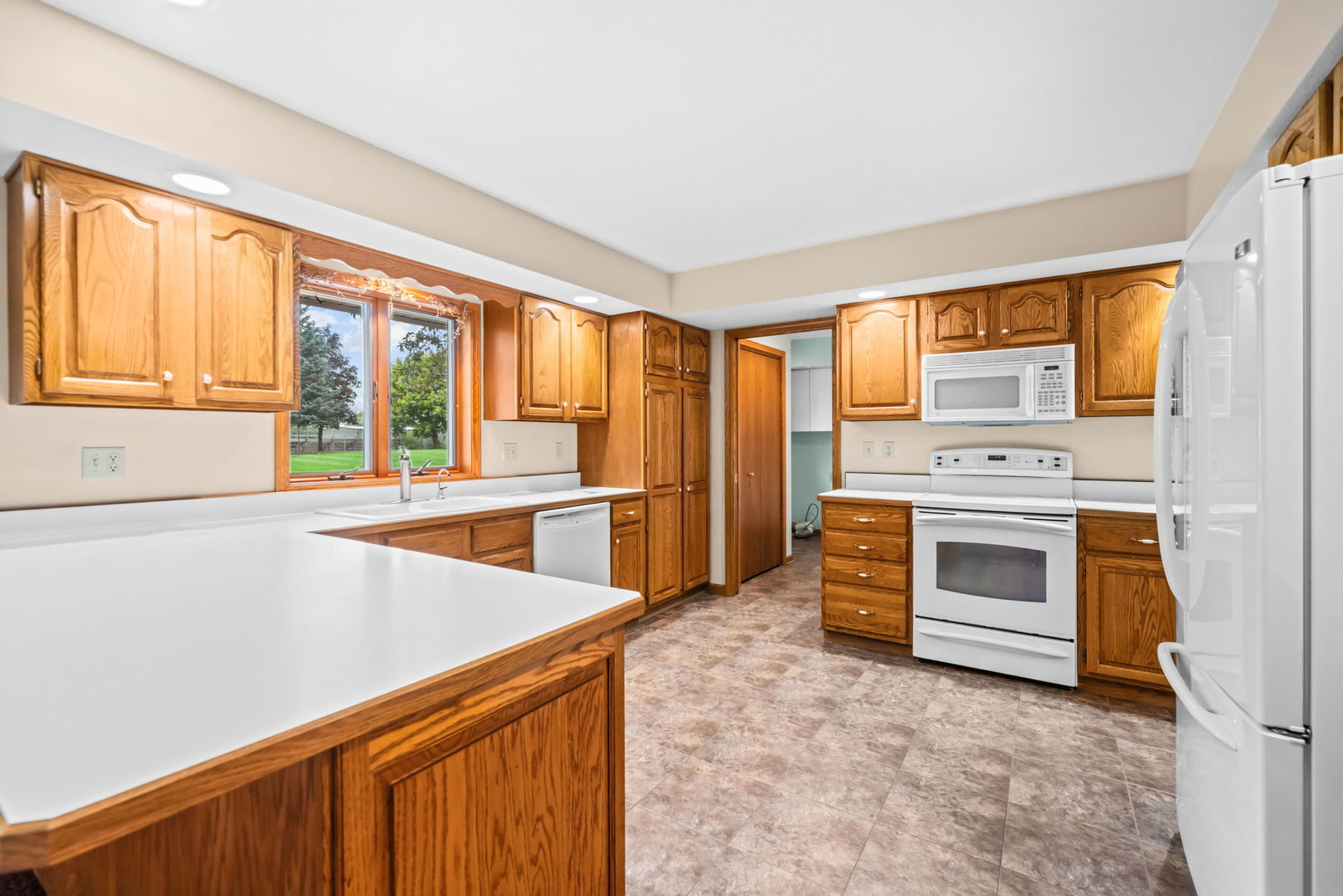 6626 Shadybrook Trail Property Photo 8