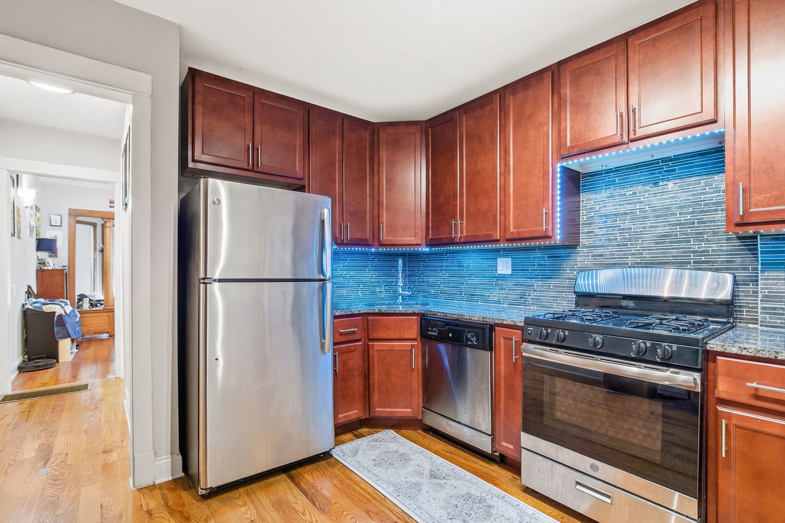 862 N Marshfield Avenue Property Photo 6