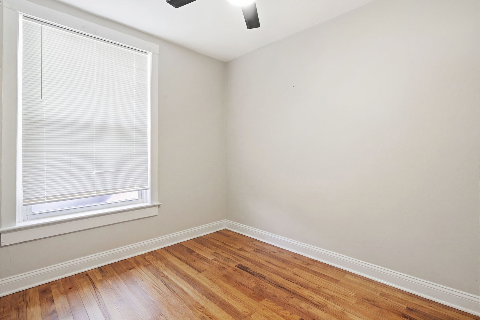 862 N Marshfield Avenue Property Photo 19