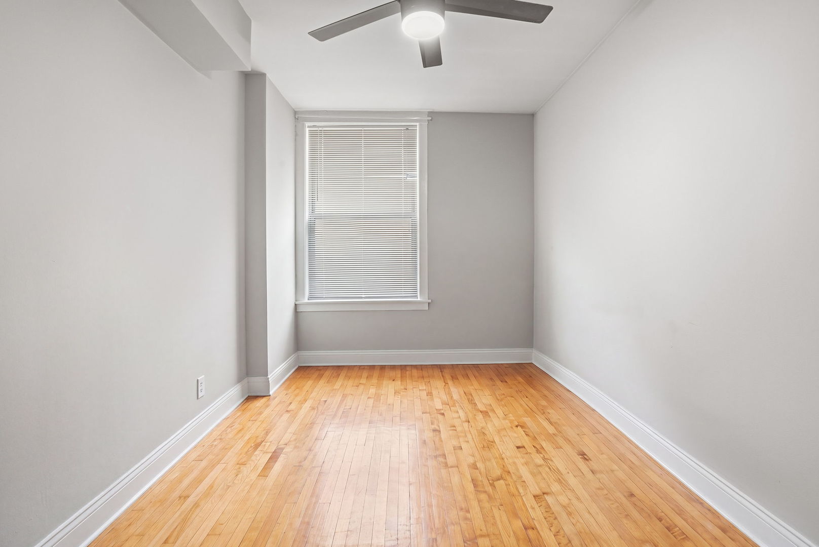 862 N Marshfield Avenue Property Photo 21