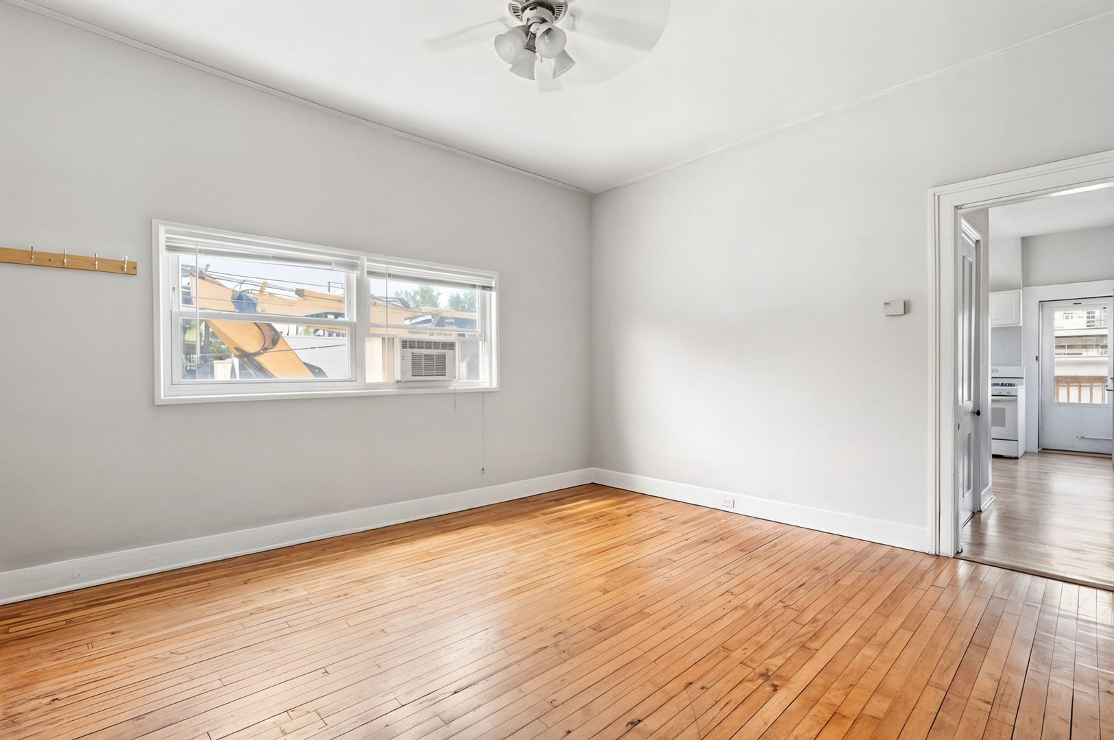 862 N Marshfield Avenue Property Photo 33